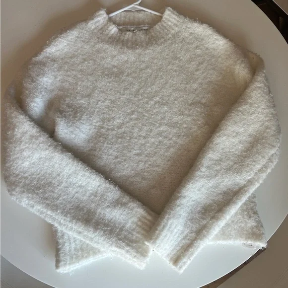 English Factory Ladies small Cream Cozy Crew Neck Sweater Wool Blend Sheep Fur - Picture 8 of 8